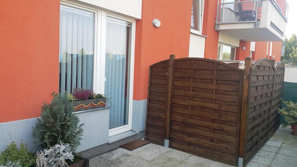 Bastien Studio Near Airport Prague Exterior photo